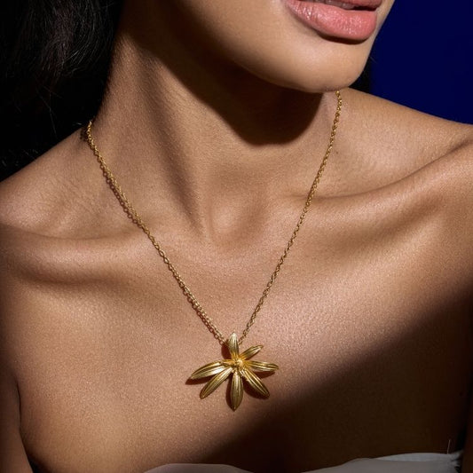 Eurumme Lily Pendant