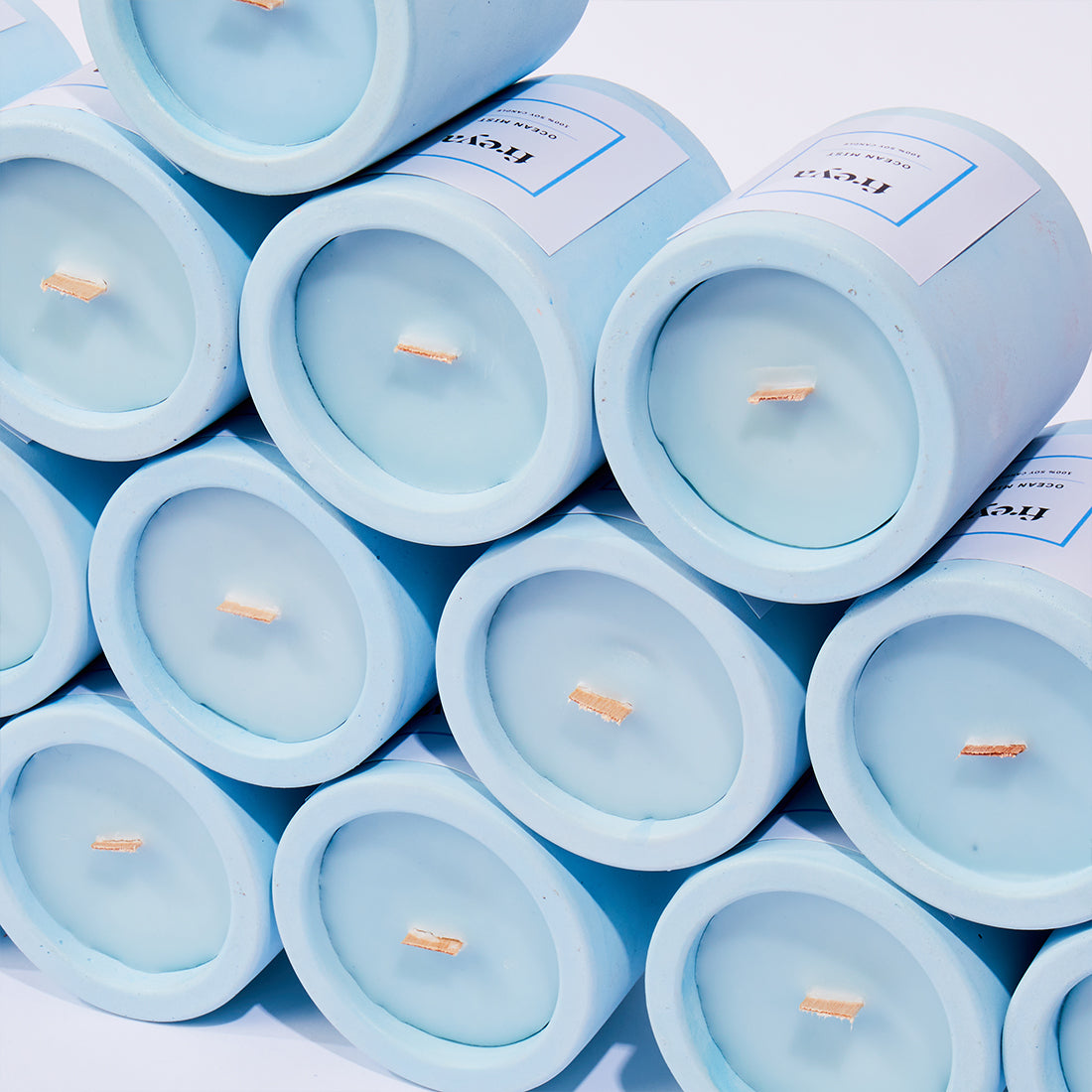 With a blend of white musk and oakmoss, Ocean Mist awakens your spirit and rejuvenates your senses with a blend of musky and fresh notes. The pleasant and energizing aroma of Ocean Mist can be perfect for creating a refreshing and unique scent that can help create a romantic and serene atmosphere.  Burn Time: 50-60 hrs