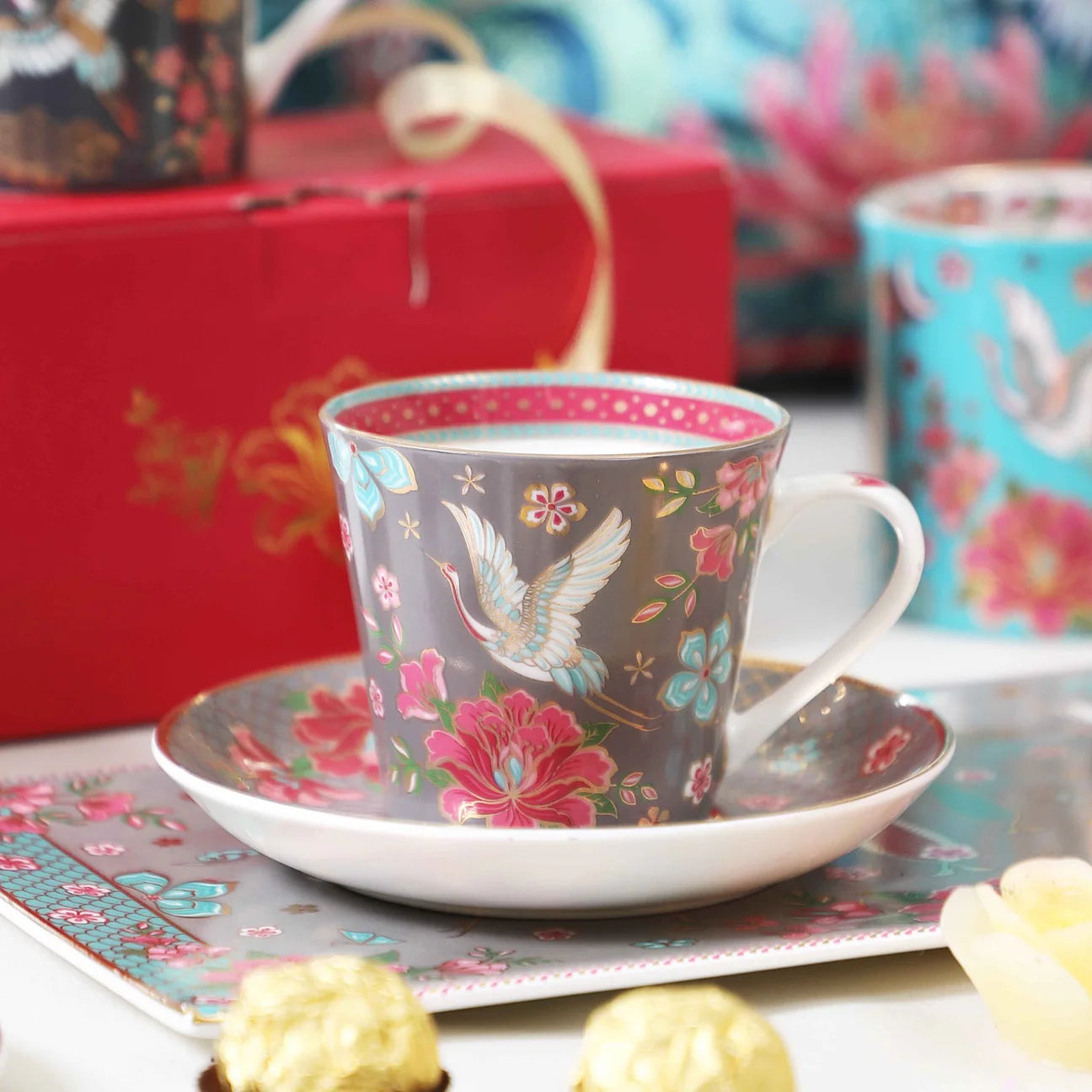 Kainaat Taashi Tea Cup & Saucer