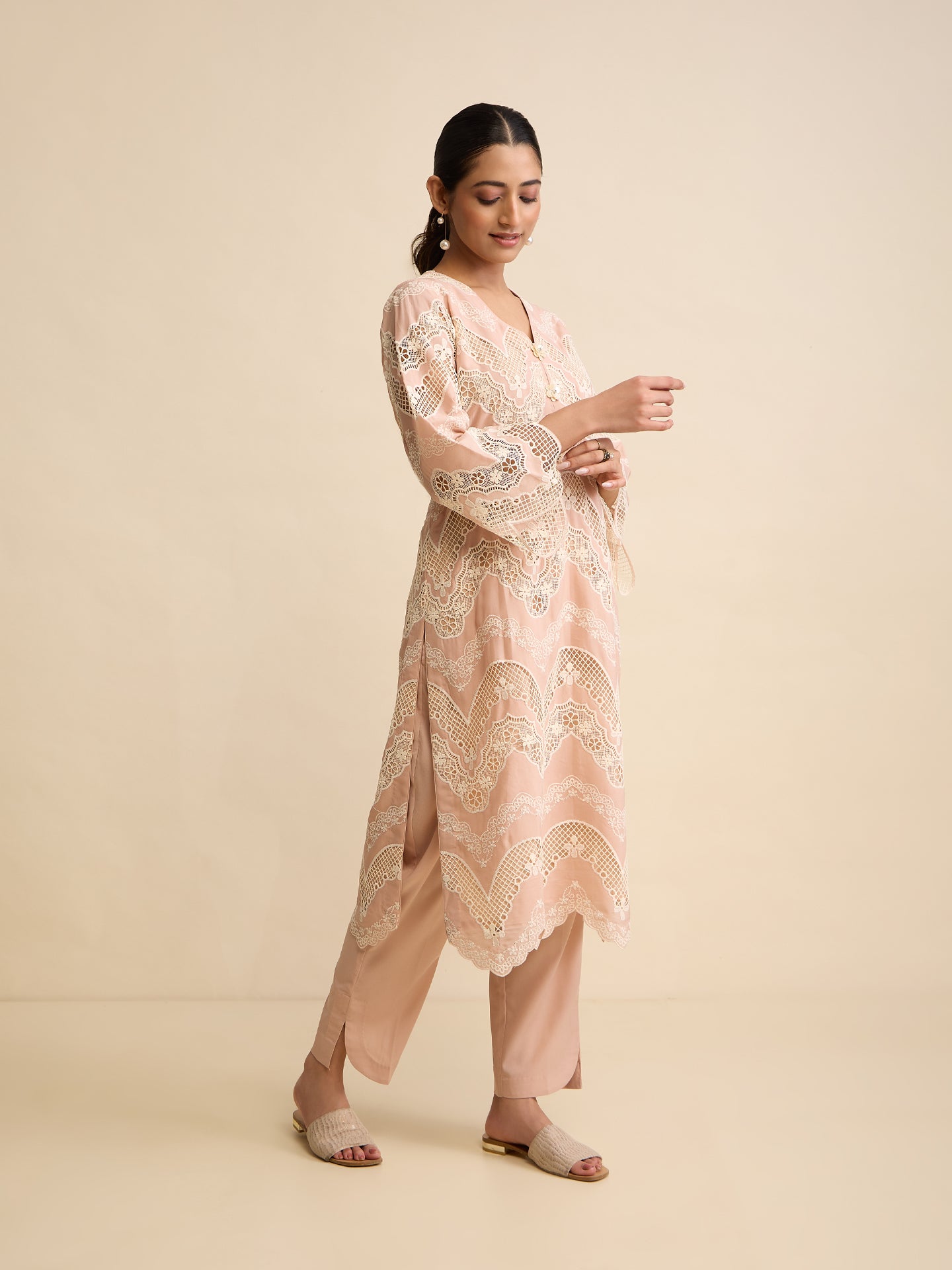 'Bijoya' Women's Suit (Kurta & Pants)