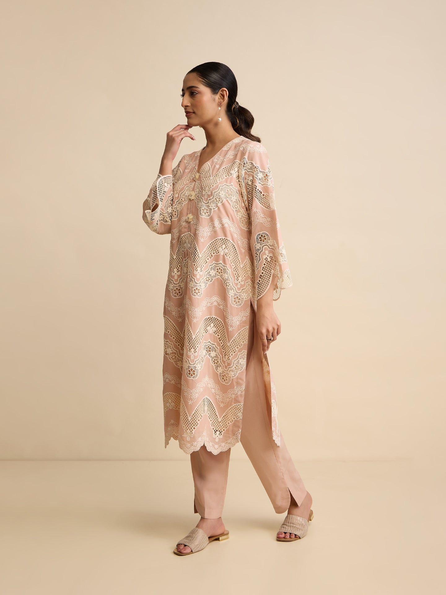 'Bijoya' Women's Suit (Kurta & Pants)