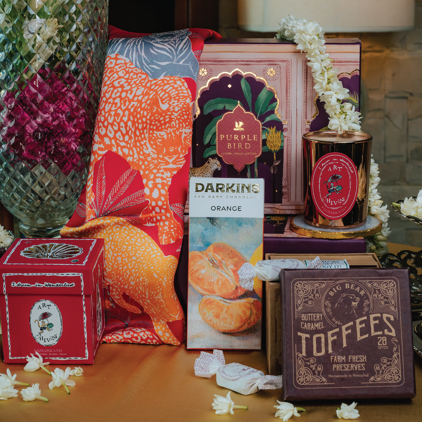 Laakhon Mein Ek Luxury 'Rakhi' Gift Box