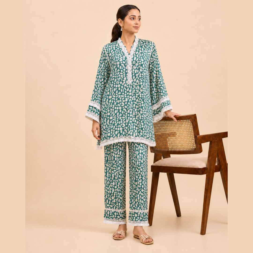 Shyamoli Kurta and Pant Set